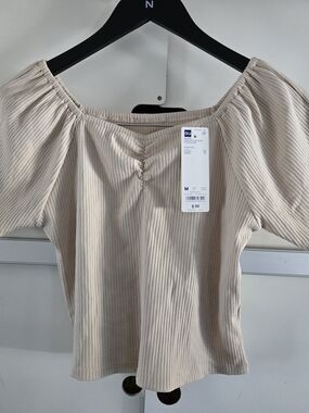 GU Cream Ribbed Off-Shoulder Crop Top